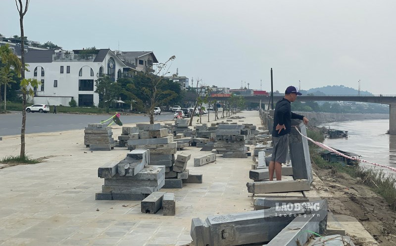 Storm No. 3 exposes fraudulent construction in Lao Cai. Photo: Dinh Dai.