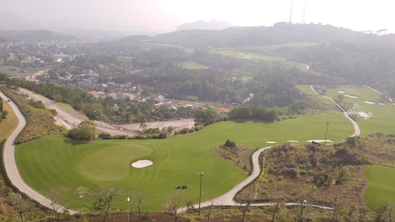 Quang Ninh duoc quy hoach tong cong 20 san golf. Trong anh la san golf FLC Ha Long. Anh: Nguyen Hung