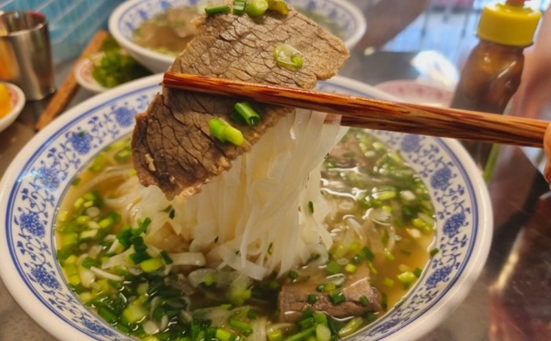 Vietnamese beef pho at Mr. Nam's Pho restaurant, Seoul. Photo: Ina