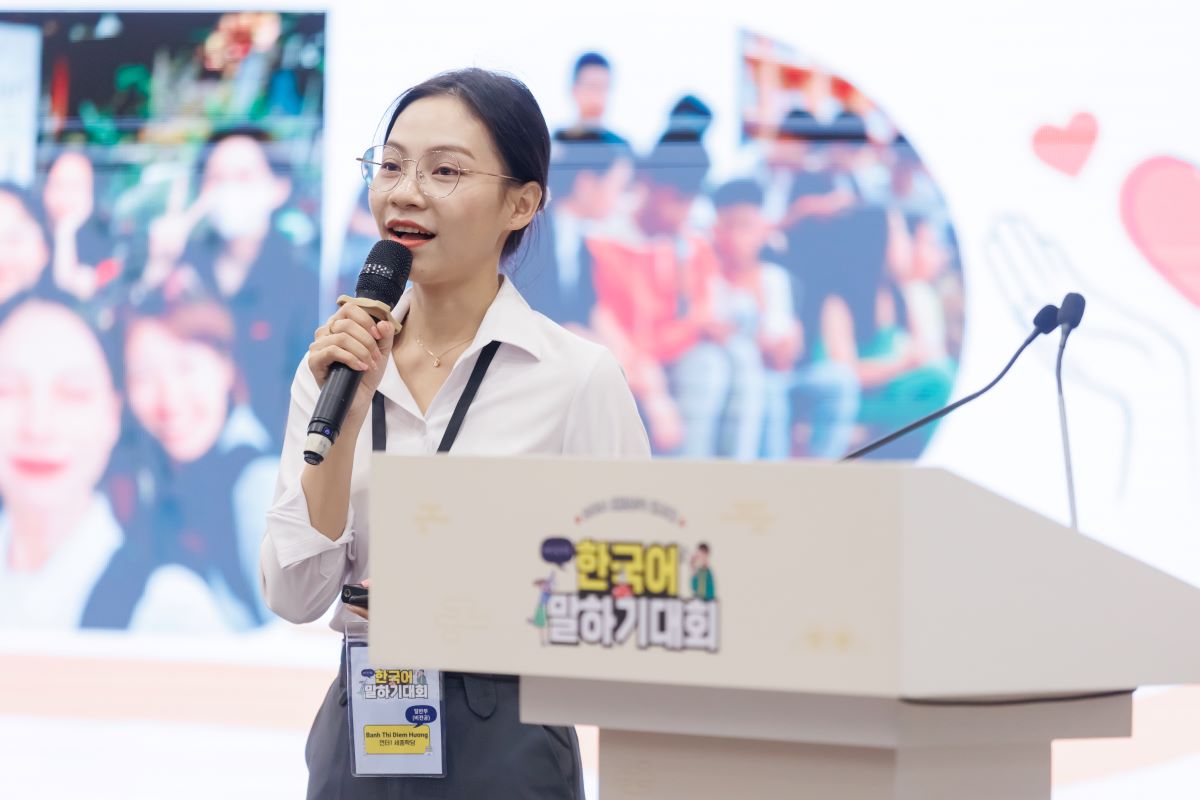 Bang Thi Diem Huong won the excellent prize of the 2024 National Korean Speaking Contest. Photo: Embassy of the Republic of Korea