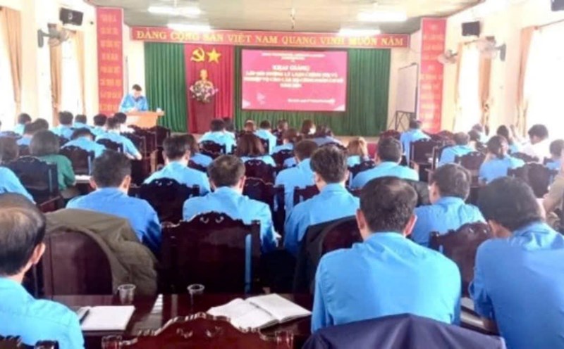 Bao Lam District Labor Federation (Lam Dong) trained more than 100 grassroots union officials. Photo: H.PHUONG