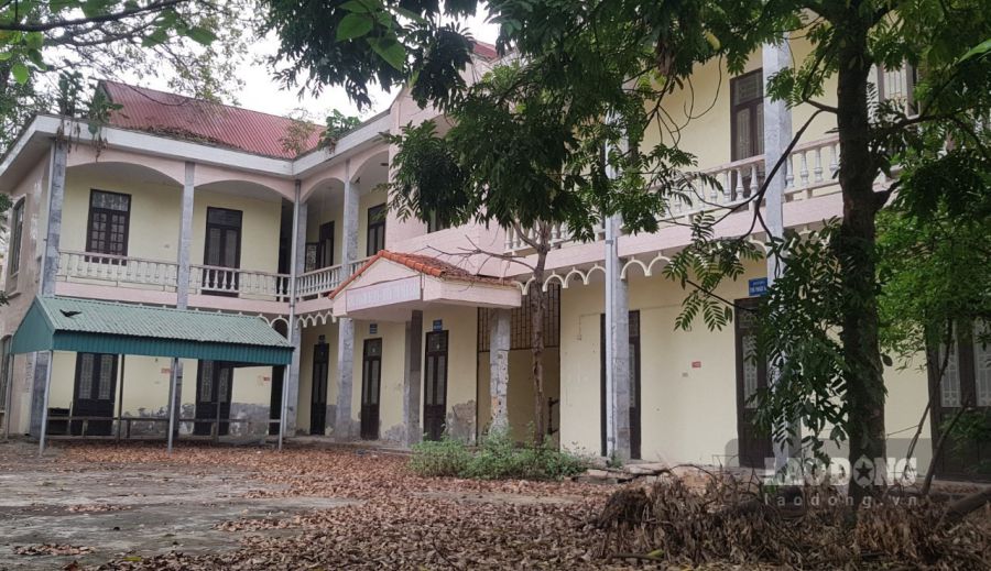 The old headquarters of the Ninh Binh Provincial Dermatology Center has been abandoned for many years after the Center was merged into the Ninh Binh Provincial Disease Control Center. Photo: Dieu Anh