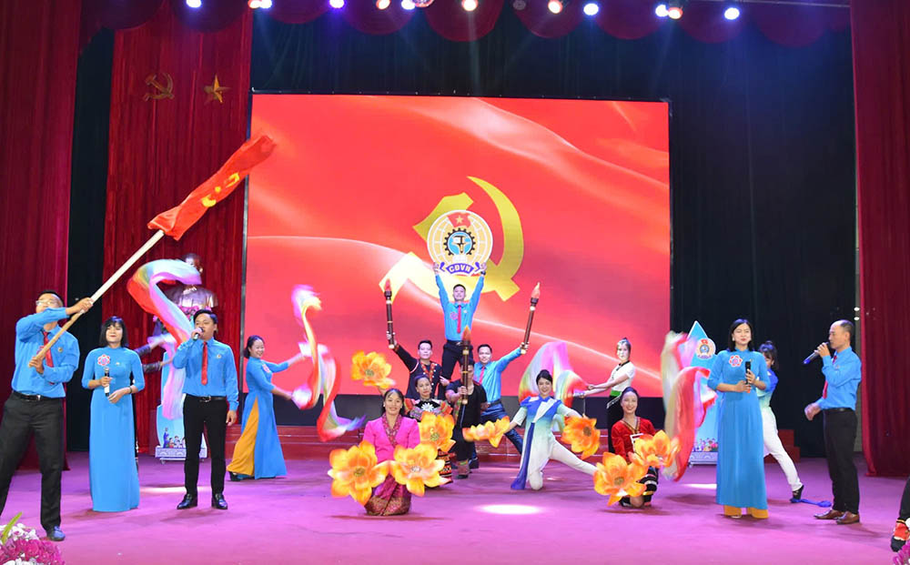 Nearly 100 candidates participated in the "Excellent Trade Union Officer" contest organized by the Dien Bien Provincial Labor Federation. Photo: Tran Nga