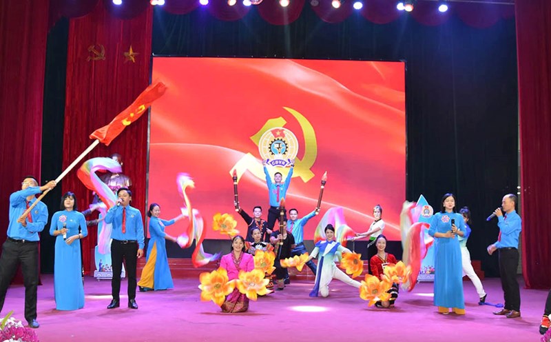 Nearly 100 candidates participated in the "Excellent Trade Union Officer" contest organized by the Dien Bien Provincial Labor Federation. Photo: Tran Nga