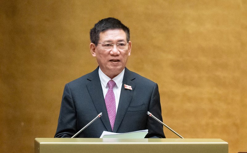 Deputy Prime Minister of the Government, Minister of Finance Ho Duc Phoc said the Government submitted to the National Assembly not to increase public sector salaries and pensions in 2025. Photo: Quochoi.vn