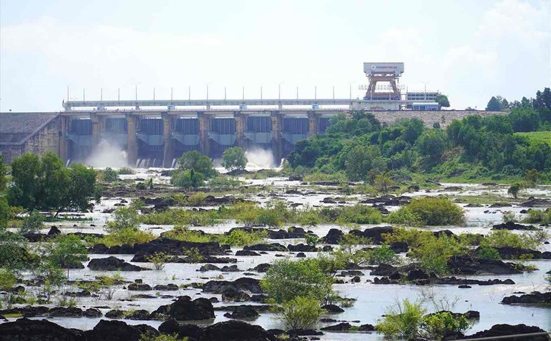 Tri An Hydropower Plant releases floodwaters. Photo: HAC