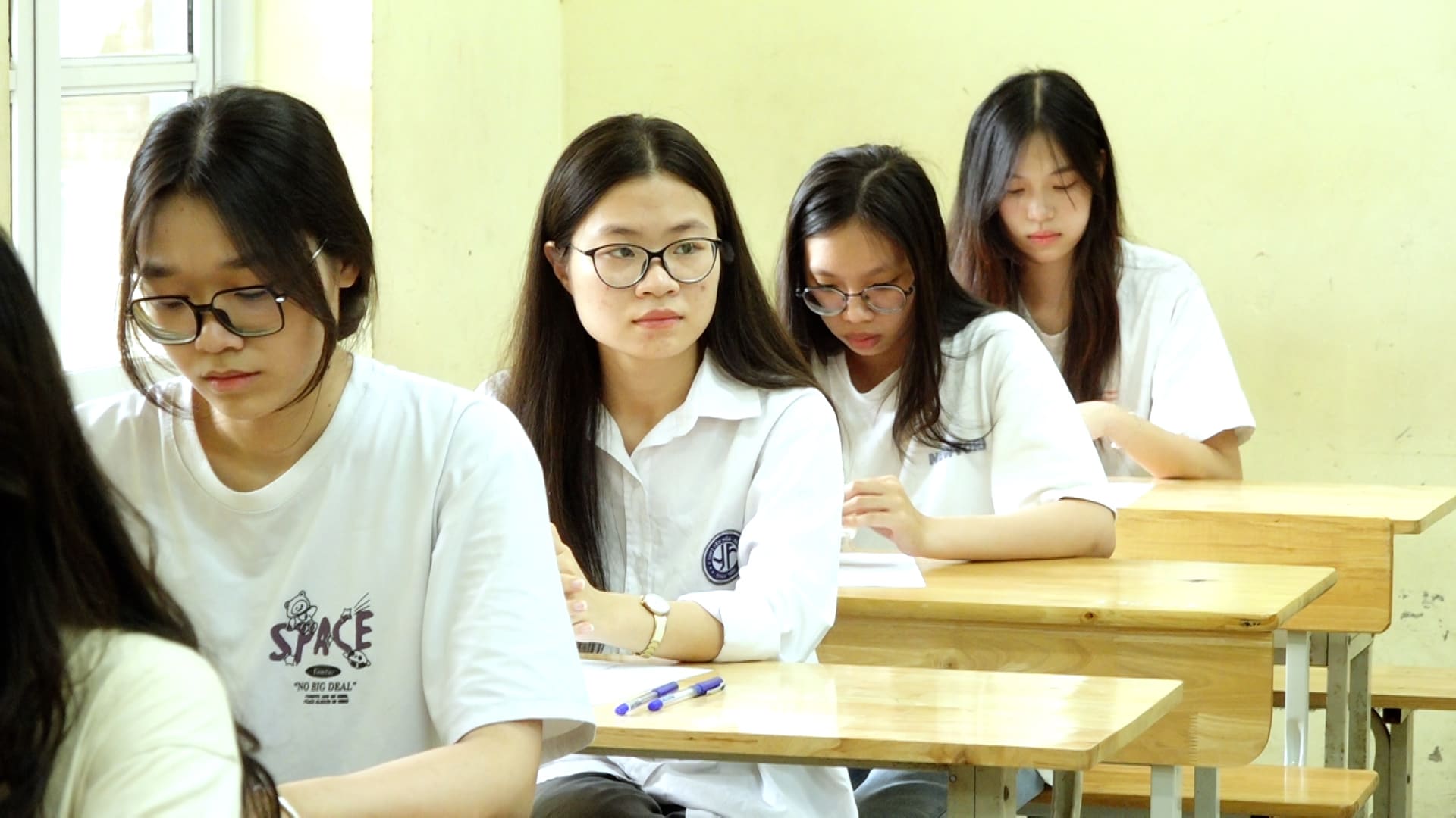 Is it possible for students in Hanoi to have Saturday off?