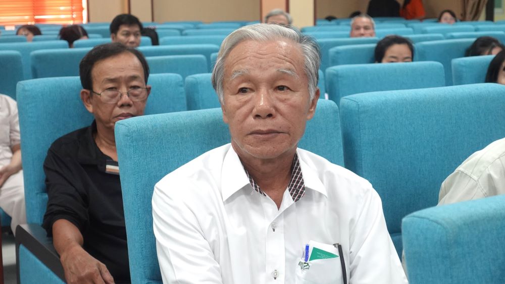 Elderly people attend a health seminar organized by Hospital 199 (Da Nang). Photo: Tran Thi