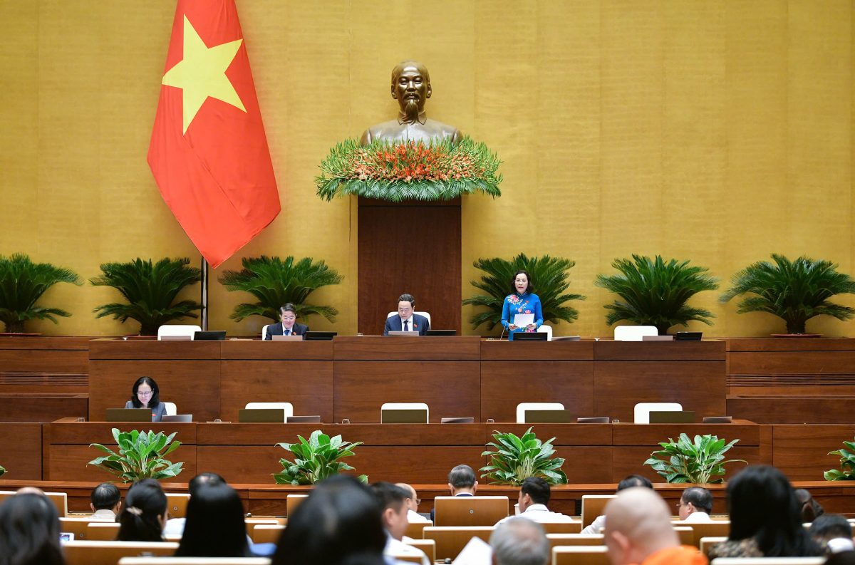 Working session on October 22 of the 8th Session, 15th National Assembly. Photo: Pham Thang