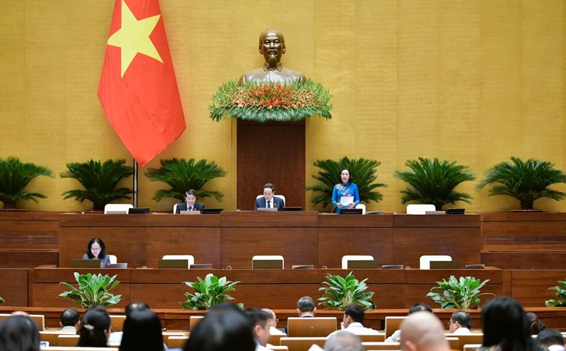 Working session on October 22 of the 8th Session, 15th National Assembly. Photo: Pham Thang
