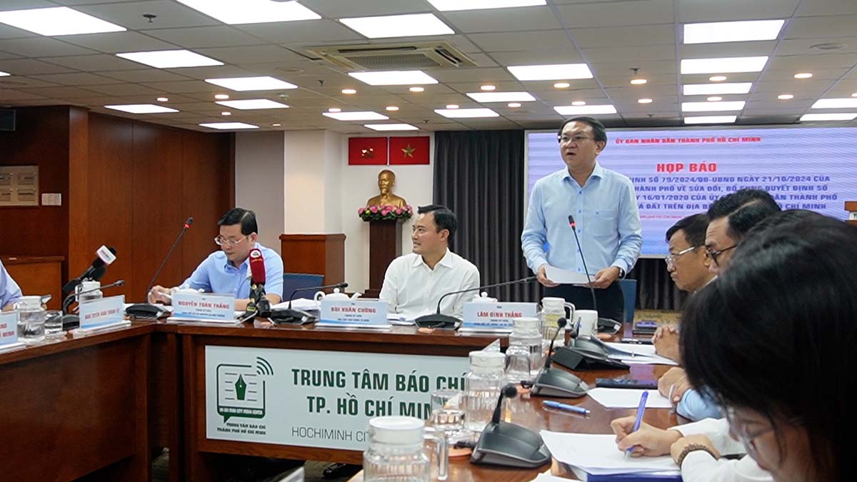 Press conference on land prices in Ho Chi Minh City, afternoon of October 22.