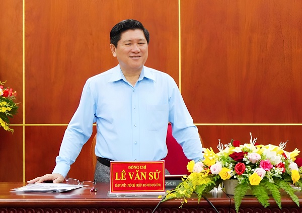 Mr. Le Van Su - Vice Chairman of Ca Mau Provincial People's Committee was proposed to be awarded the title of National Emulation Fighter. Photo: Ca Mau Provincial People's Committee