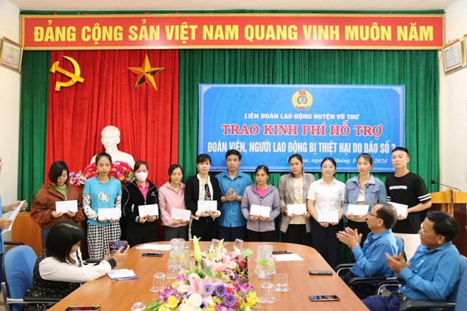 Hỗ trợ 1.242 đoàn viên, người lao động bị ảnh hưởng vì bão số 3
