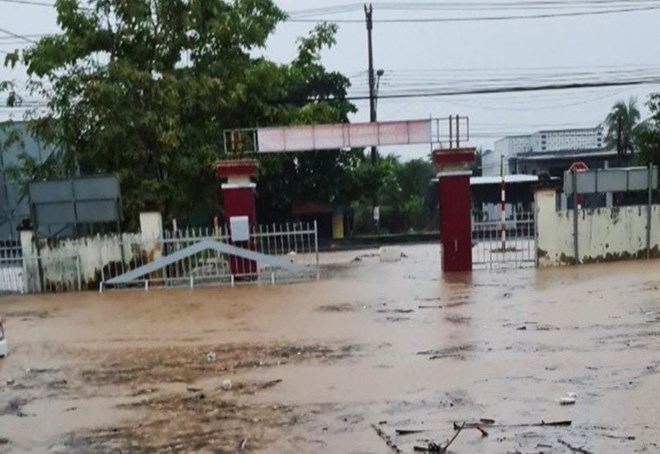Flooding images recorded during the 2023 storm season in Khanh Hoa. Photo: Phuong Linh