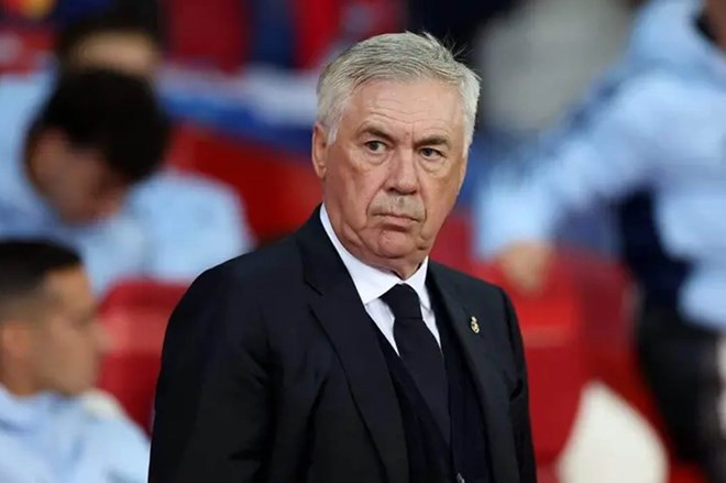 Carlo Ancelotti se can nhieu thoi gian de tim vi tri moi cho Bellingham. Anh: AFP