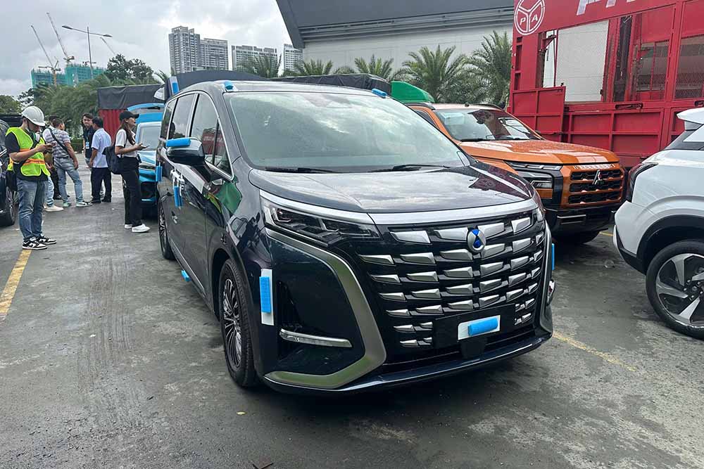 The Denza D9 is expected to bring a new luxury MPV option to the Vietnamese market. Photo: Thanh Nhi