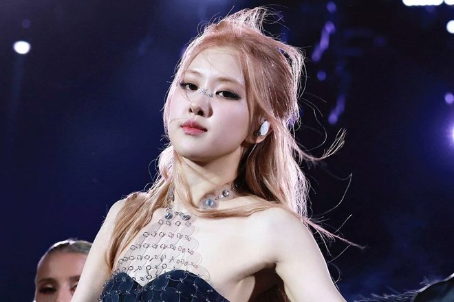 Rosé Blackpink kiệt sức vì thu âm album 10 ngày liên tiếp