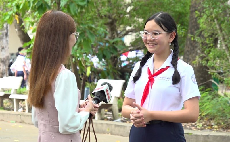 Students share about school violence. Photo: Ta Quang