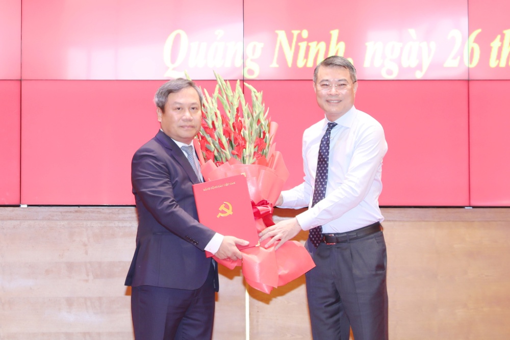 Quang Binh Provincial Party Secretary Vu Dai Thang was mobilized and assigned by the Politburo to be Quang Ninh Provincial Party Secretary. Quangninh.gov.vn