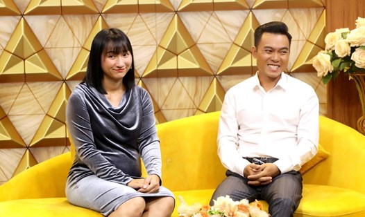 Vợ chồng anh Phi Long và chị Lê Thị Ngọc. Ảnh: Nhà sản xuất.