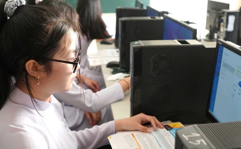 Can Tho approves budget for purchasing assets and equipment for units under the Department of Education and Training in 2024. Photo: My Ly