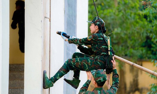 Thùy Tiên tham gia thử thách của Sao nhập ngũ. Ảnh: Chương trình.