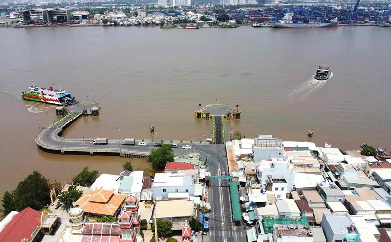 Current status of the construction site of the Cat Lai ferry replacement bridge connecting Ho Chi Minh City and Dong Nai. Photo: HAC