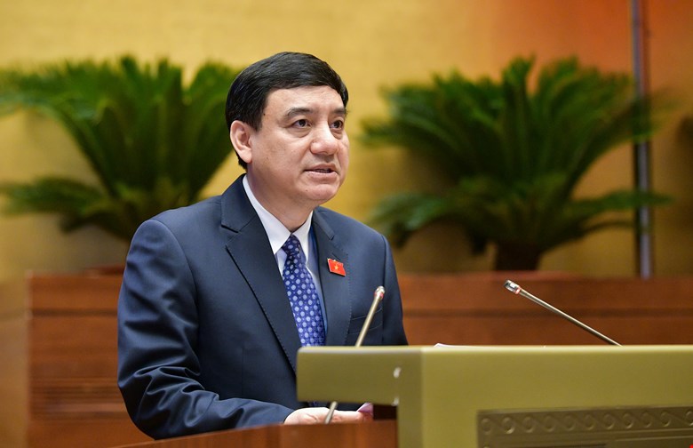 Chairman of the Committee on Culture and Education Nguyen Dac Vinh reported on the explanation, acceptance and revision of the draft Law on Cultural Heritage (amended). Photo: Pham Thang