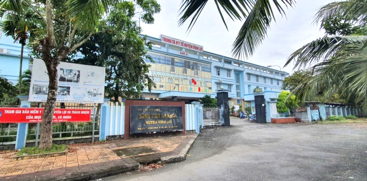 Vinh Loi District Medical Center, Bac Lieu, is facing financial difficulties due to lack of customers. Photo: Nhat Ho