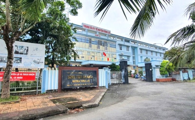 Vinh Loi District Medical Center, Bac Lieu, is facing financial difficulties due to lack of customers. Photo: Nhat Ho