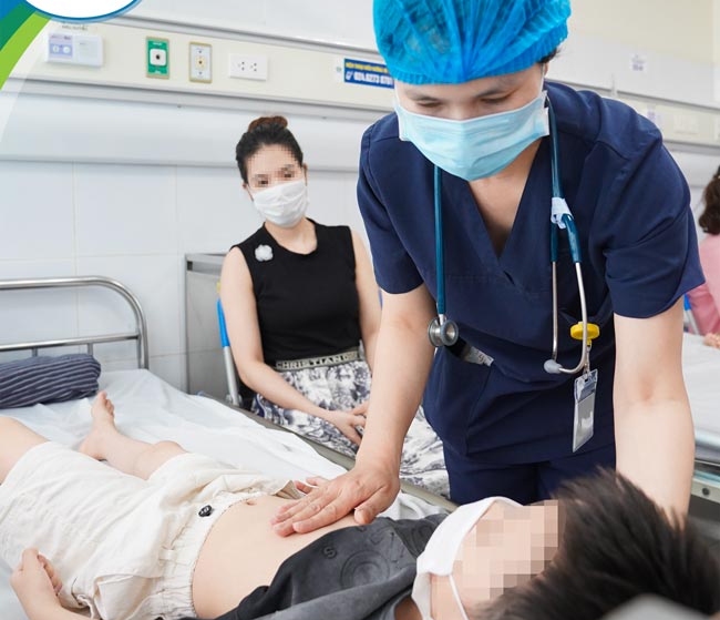 In the changing seasons, be careful with viral meningitis in children. Photo: BVCC