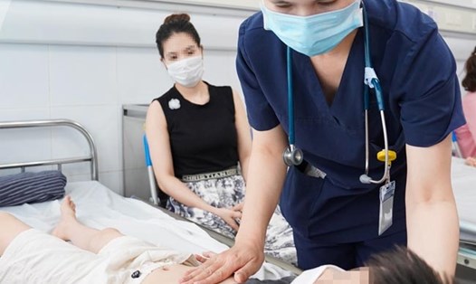 Thời tiết giao mùa, cần cẩn trọng với viêm màng não do virus ở trẻ em. Ảnh: BVCC