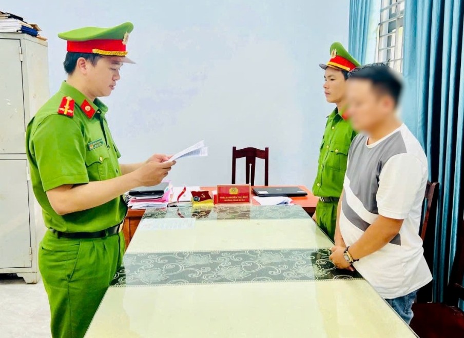 Công an tỉnh Quảng Ngãi bắt tạm giam Đặng Quốc Nhật về tội "lừa đảo chiếm đoạt tài sản". Ảnh: Công an Quảng Ngãi