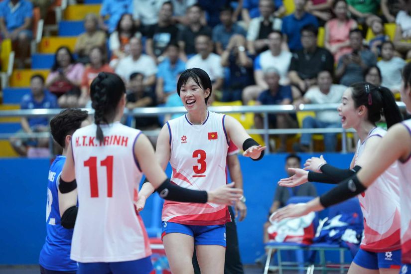 Vietnam women's volleyball team at SEA VLeague. Photo: VFV