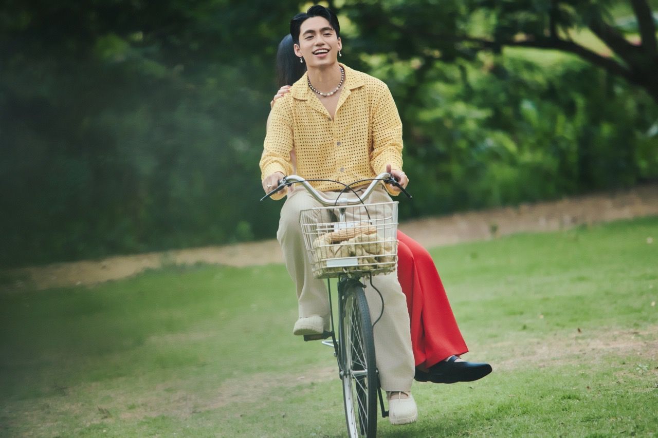 MONO releases MV "Cham hoa". Photo: Artist.