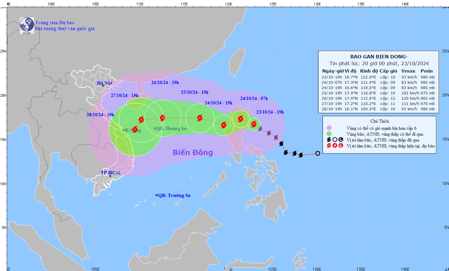 Cap nhat vi tri va duong di cua bao Tra Mi vao 19h ngay 23.10. Anh: Trung tam Du bao Khi tuong Thuy van Quoc gia 