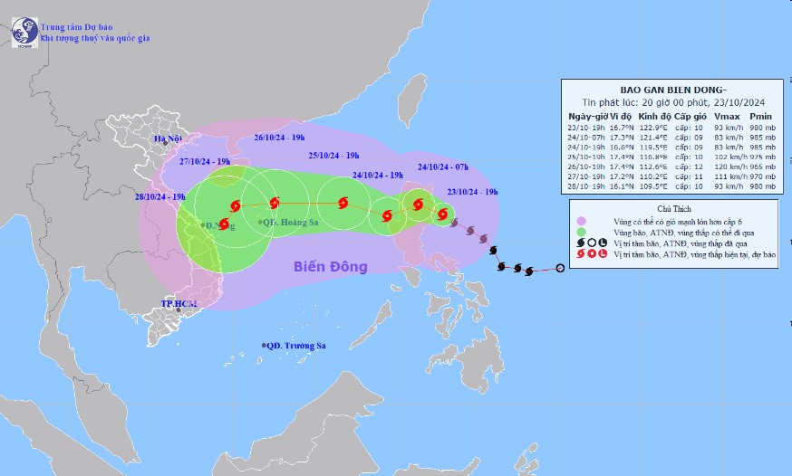 Bao Tra Mi se ap sat dat lien khu vuc mien Trung cua Viet Nam vao toi 28.10. Anh: Trung tam Du bao Khi tuong Thuy van quoc gia