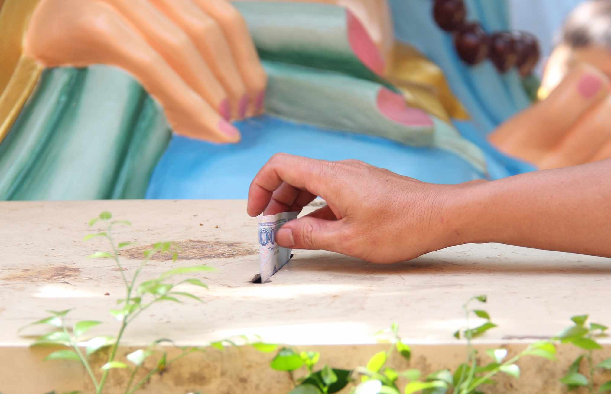 Binh Duong has carried out inspections of donation receipts and expenditures at pagodas, temples, and relics. Photo: Dinh Trong