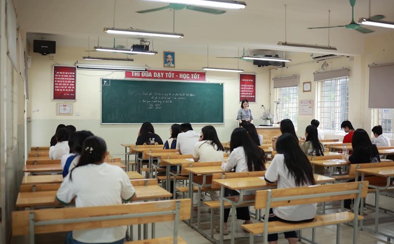 Thí sinh tham dự kỳ thi tuyển sinh lớp 10 tại Hà Nội. Ảnh: Hải Nguyễn
