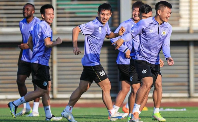 Hanoi FC has not yet determined the best midfield structure. Photo: Minh Dan