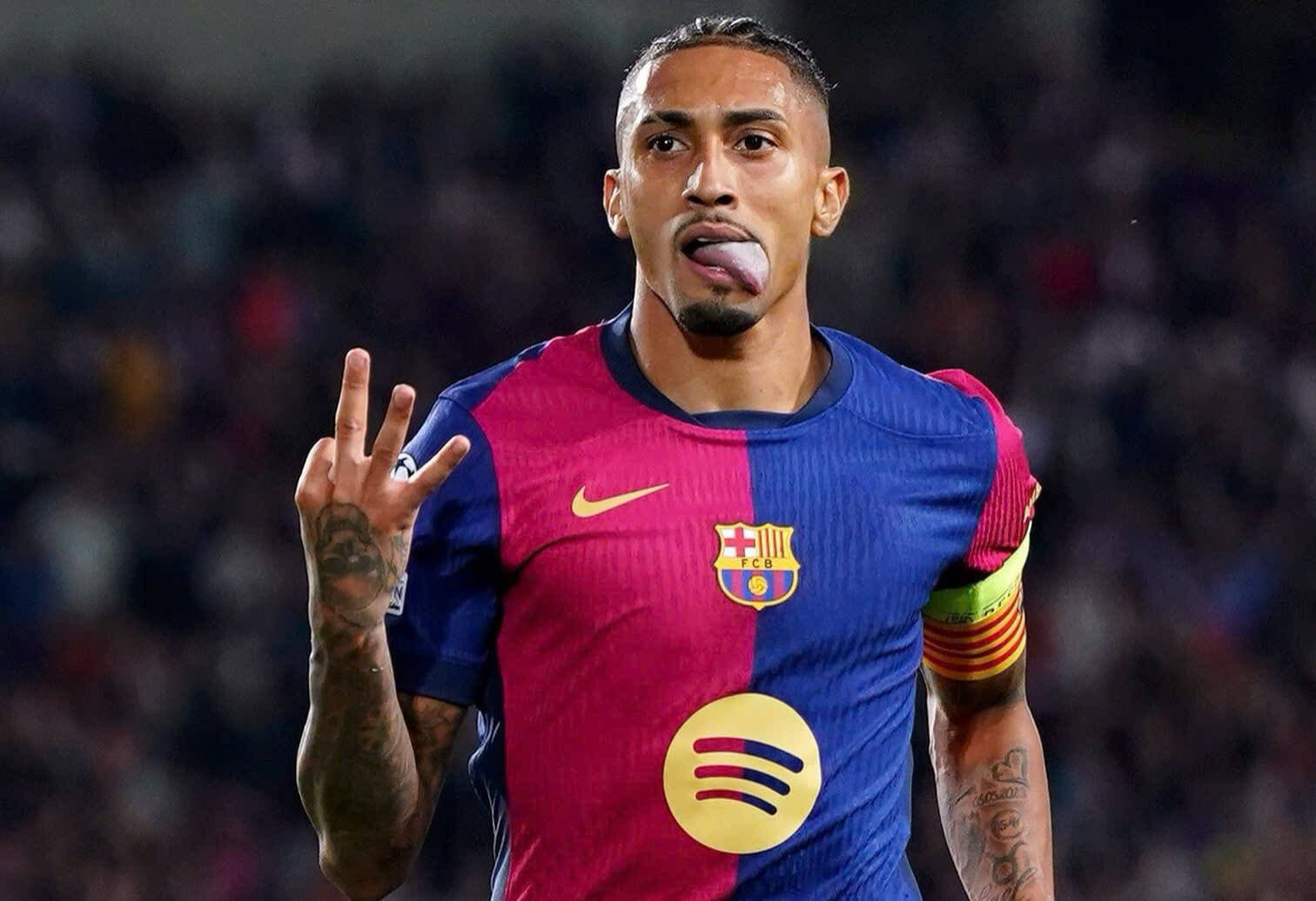 Raphinha là nguồn cảm hứng giúp Barcelona đánh bại Bayern.  Ảnh: FCB
