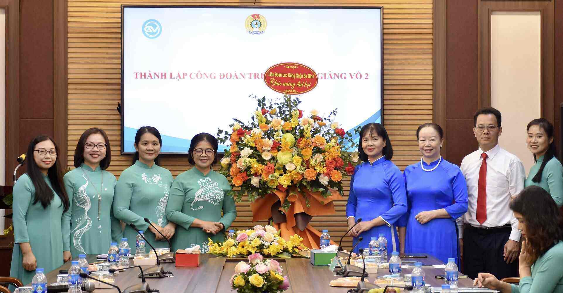 Congress to establish the Trade Union of Giang Vo Secondary School. Photo: Trade Union