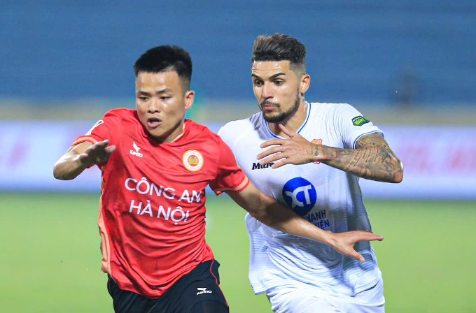 Nam Dinh team welcomes Hanoi Police in round 5 of V.League 2024-2025. Photo: VPF