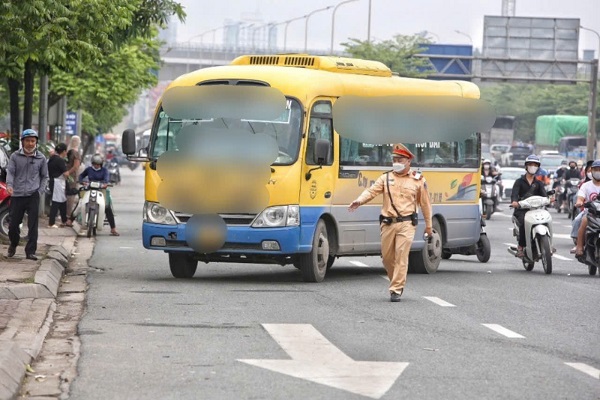 Many violations will result in the confiscation of cars. Illustration: Xuyen Dong