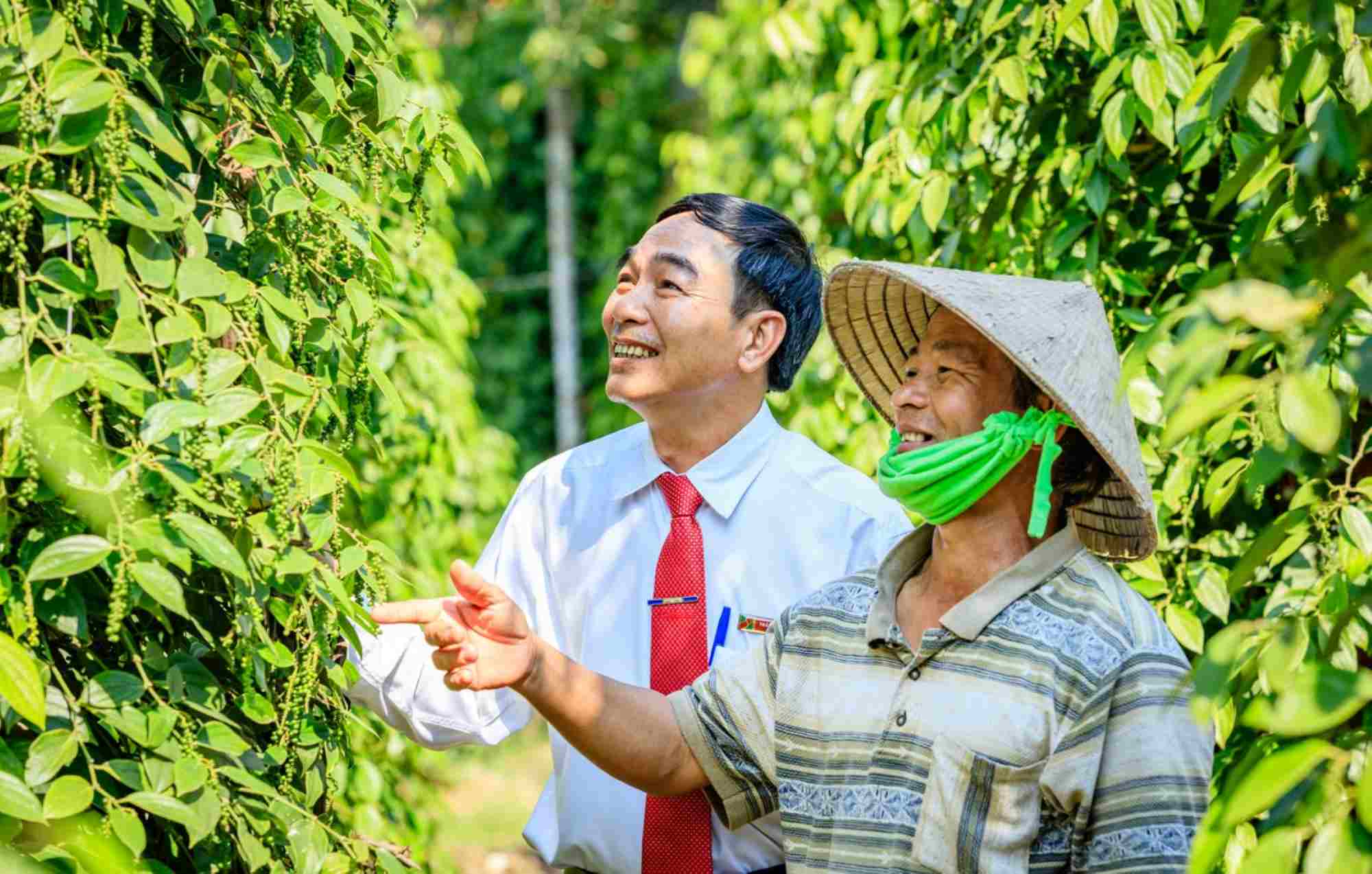 Agribank leaders said that the bank is always ready to lend capital to people and businesses for development if it does not fall under legal regulations. Photo: Agribank