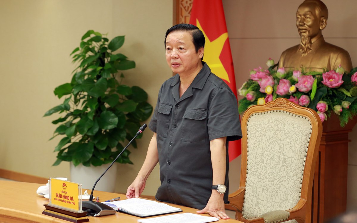 Deputy Prime Minister Tran Hong Ha chaired the meeting. Photo: Minh Khoi