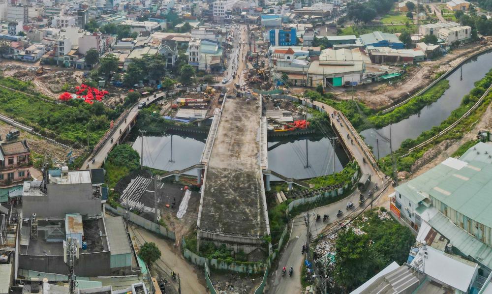 Hundred billion bridge to relieve traffic jams in the West is speeding up progress