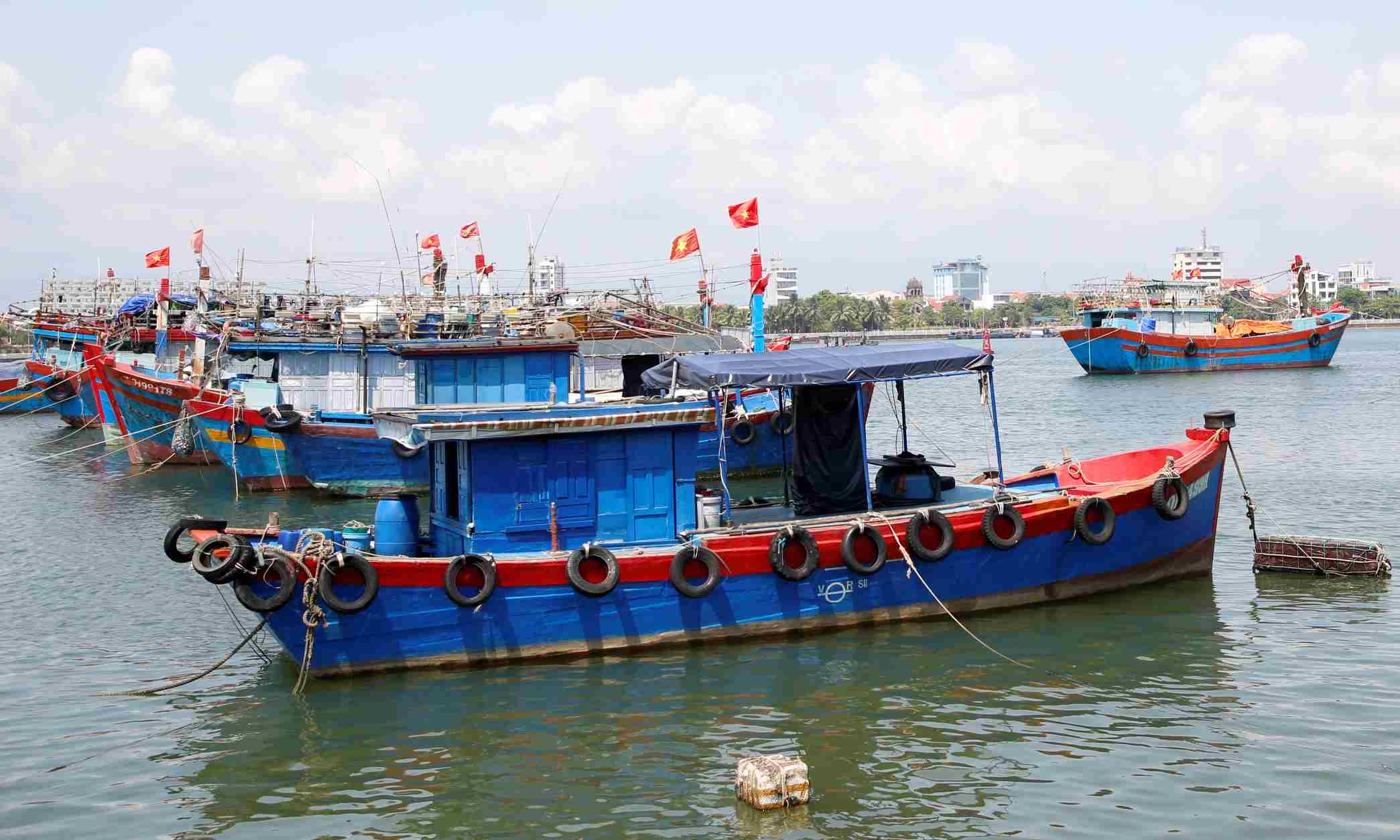 Quang Binh province strictly handles fishing boats that cross the border (illustrative photo). Photo: Cong Sang