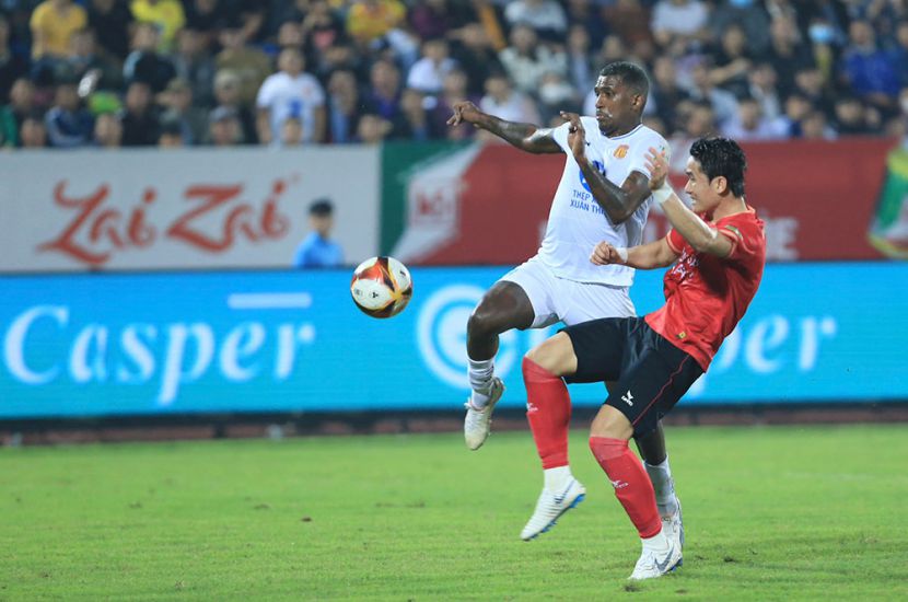 Nam Dinh meets Hanoi Police to close the round with some interesting confrontations. Photo: VPF