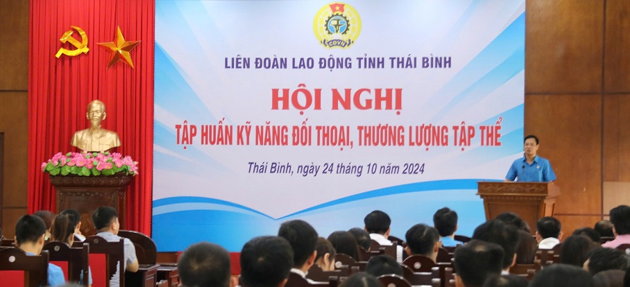 Pho chu tich Thuong truc LDLD tinh Thai Binh Nguyen Thai Duong phat bieu tai hoi nghi tap huan. Anh: Ba Manh